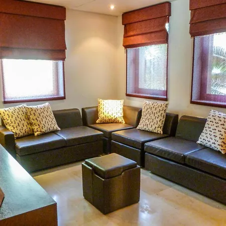 Contemporary And Elegant Designed Villa P2108 וילה