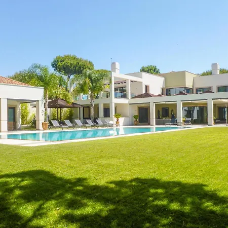 Contemporary And Elegant Designed Villa P2108 וילה