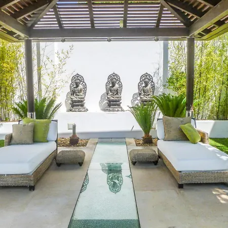 Contemporary And Elegant Designed Villa P2108