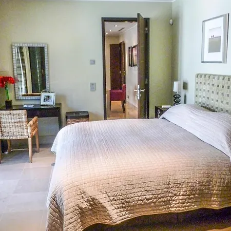 Contemporary And Elegant Designed Villa P2108 * פארו